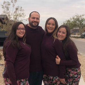 Meet your Posher, Claudia